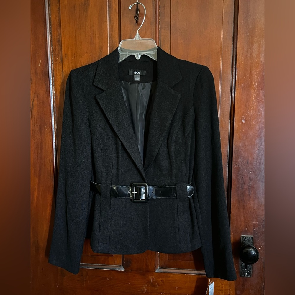 Women’s/Juniors Medium Black Blazer with Belt